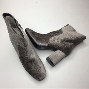Refresh Glory gray embossed velvet heeled booties